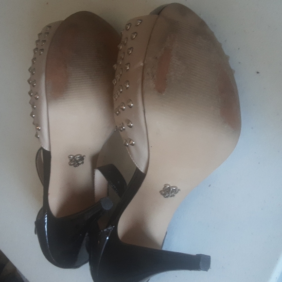 Rock & Republic Studded Spike Platform Pump Stiletto Peep Toe Strap Heels Sz 10M - Picture 7 of 10